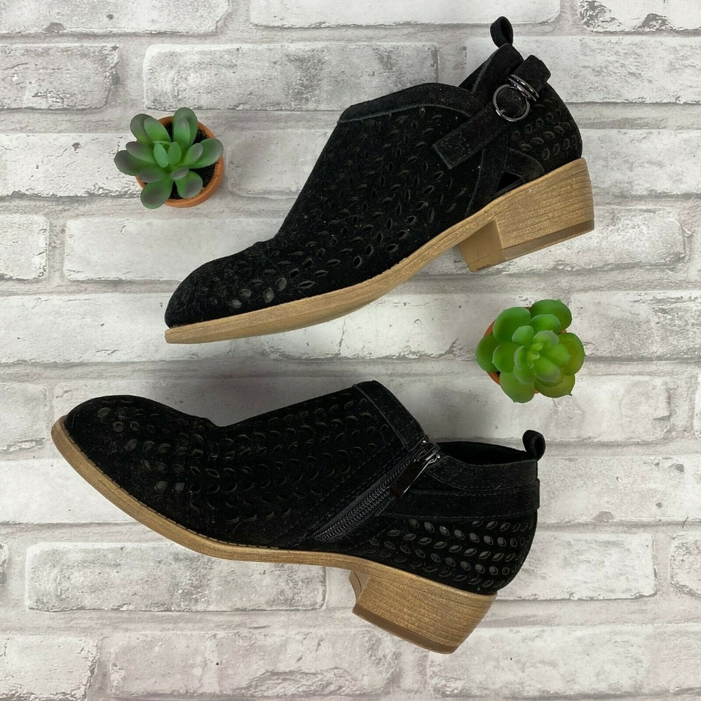 Womens TC Boots Black Size 6 Cut Outs Faux Suede